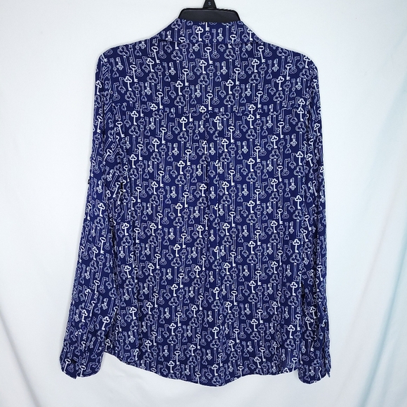 EXPRESS Portofino V-neck Shirt With Allover Key Print MEDIUM - Picture 12 of 12